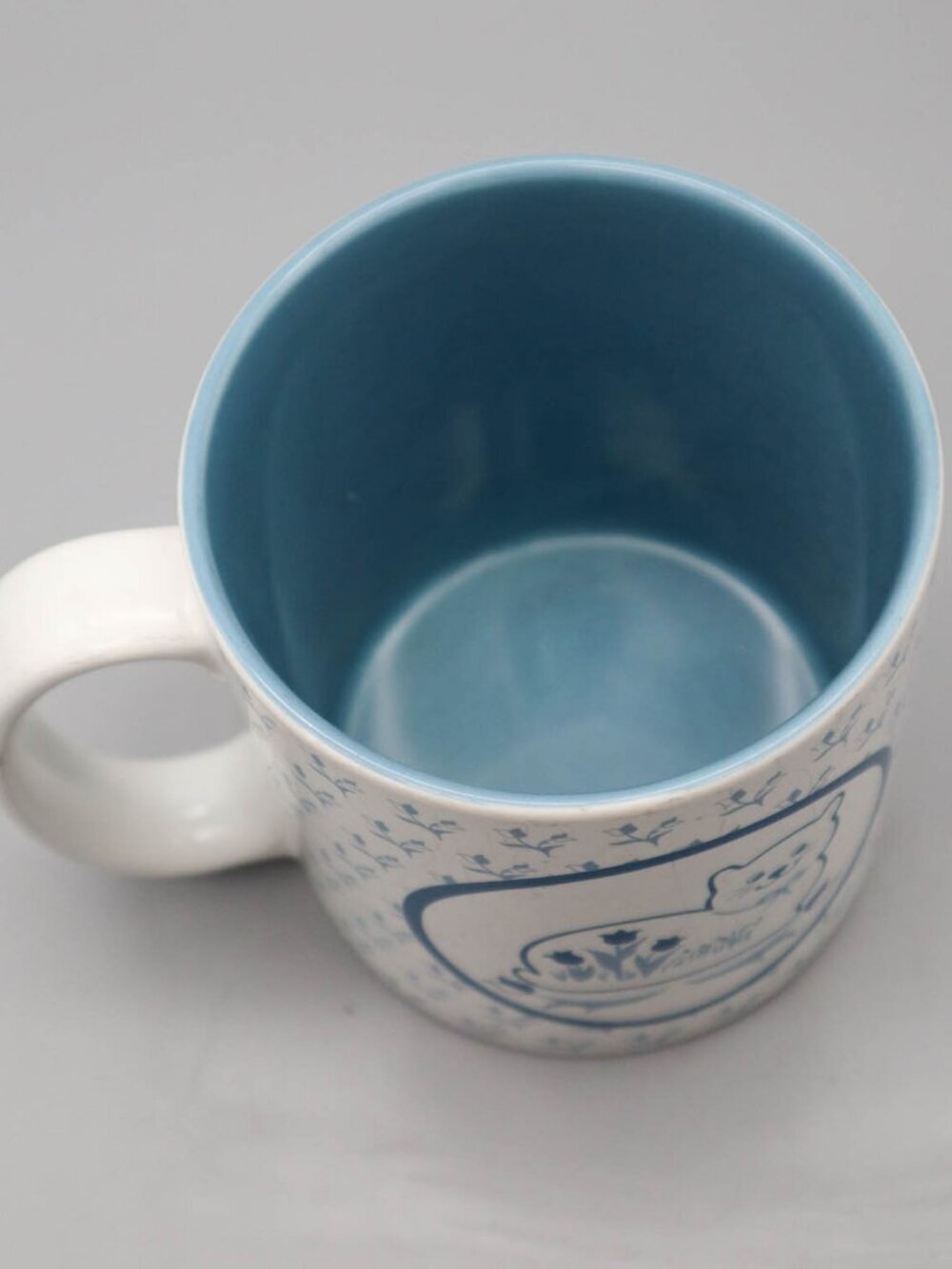 Vtg Russ Berrie Country Cat Blue & White Floral Ceramic Coffee Mug #8124 Cottage - Picture 5 of 7